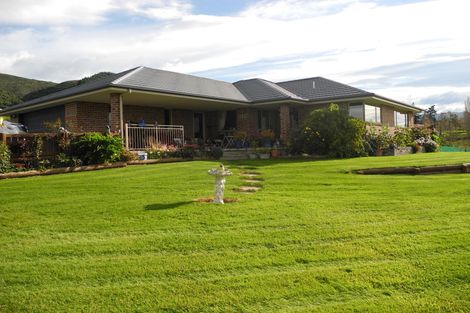 Photo of property in 151 Garlands Road, Waimate, 7979