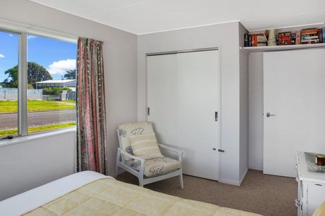 Photo of property in 7 Hennessy Street East, Foxton Beach, Foxton, 4815