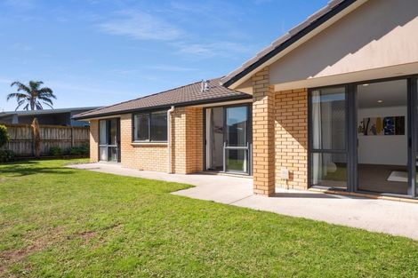 Photo of property in 49 Gibson Place, Papamoa Beach, Papamoa, 3118