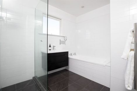 Photo of property in 1/89c Fendalton Road, Fendalton, Christchurch, 8014