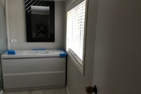 Photo of property in 1306 Whangaparaoa Road, Army Bay, Whangaparaoa, 0930