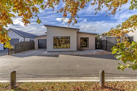 Photo of property in 11 Glenbarr Lane, Broomfield, Christchurch, 8042