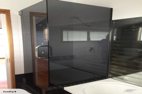 Photo of property in 2/2 Wolfe Street, Regent, Whangarei, 0112