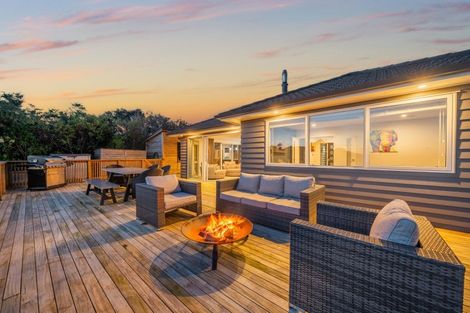 Photo of property in 66 Mount Marua Way, Timberlea, Upper Hutt, 5018