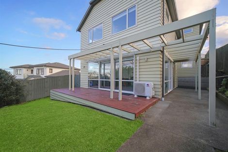 Photo of property in 12 Cairnsvale Rise, Manurewa, Auckland, 2105