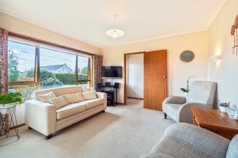 Photo of property in 2/33 Eversleigh Road, Belmont, Auckland, 0622