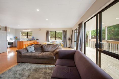 Photo of property in 37 Cable Bay Block Road, Cable Bay, 0420