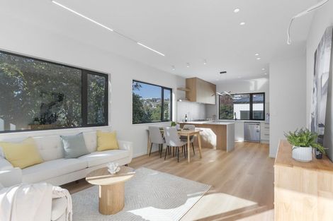 Photo of property in 6/30 Kiteroa Terrace, Rothesay Bay, Auckland, 0630