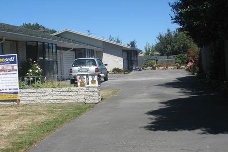 Photo of property in 2/13 Main South Road, Sockburn, Christchurch, 8042