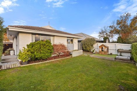 Photo of property in 1/4 Valecrest Avenue, Parklands, Christchurch, 8083