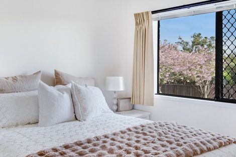 Photo of property in 2/42 Cromdale Avenue, Highland Park, Auckland, 2010