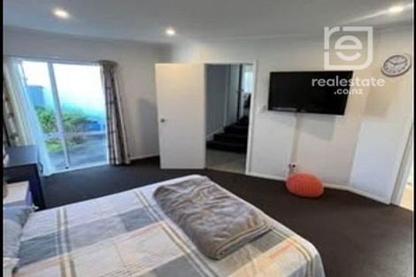 Photo of property in 60 De Quincey Terrace, Highland Park, Auckland, 2010