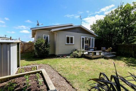 Photo of property in 19a Ropiha Street, Fitzroy, New Plymouth, 4312