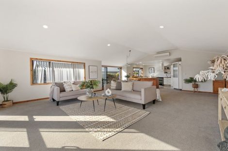 Photo of property in 38 Maesbury Close, Papamoa Beach, Papamoa, 3118