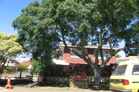 Photo of property in 2/6 Pierce Road, Milford, Auckland, 0620