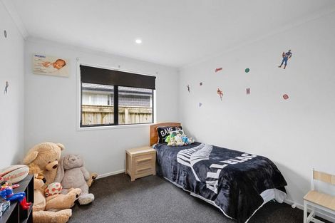 Photo of property in 15 Dreaver Drive, Waitara, 4320