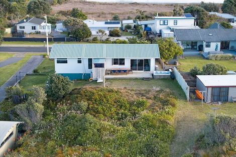 Photo of property in 573 Pukehina Parade, Pukehina, Te Puke, 3189