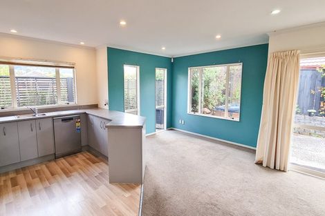 Photo of property in 9 James Nairn Grove, Riverstone Terraces, Upper Hutt, 5018