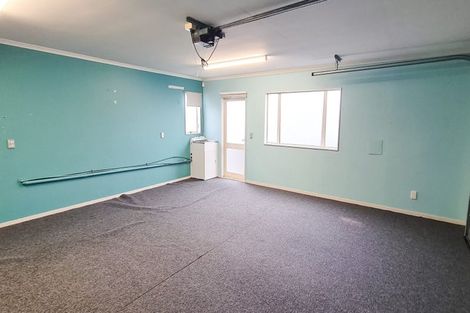 Photo of property in 9 James Nairn Grove, Riverstone Terraces, Upper Hutt, 5018