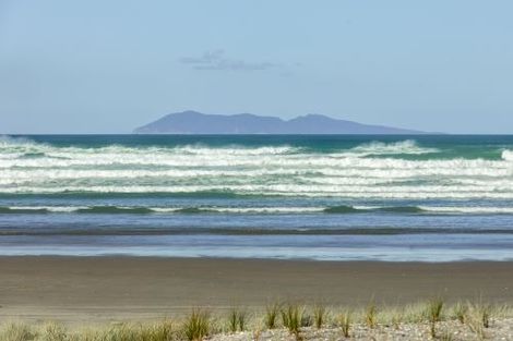 Photo of property in 10b Beach Road, Waihi Beach, 3611