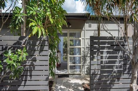 Photo of property in Apple Bnb, 3 Kaipatiki Rise, Haruru, 0204