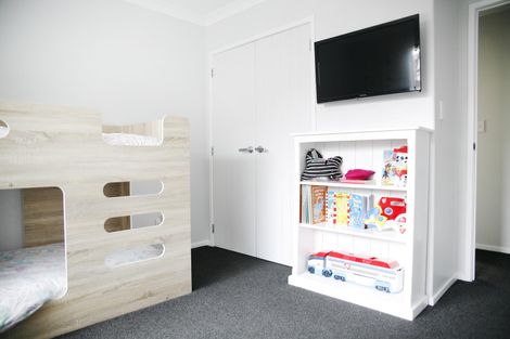 Photo of property in 33 Sunningdale Street, Wattle Downs, Auckland, 2103