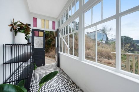 Photo of property in 23 Central Terrace, Kelburn, Wellington, 6012