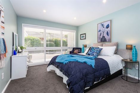 Photo of property in 2/10 Ladbrokes Place, Fendalton, Christchurch, 8052