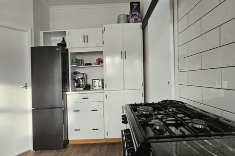 Photo of property in 28 Beauchamp Street, Tawa, Wellington, 5028