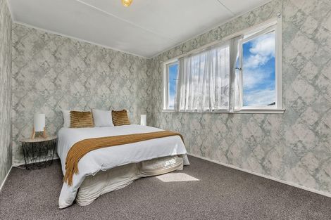 Photo of property in 1/25 Peach Road, Glenfield, Auckland, 0629