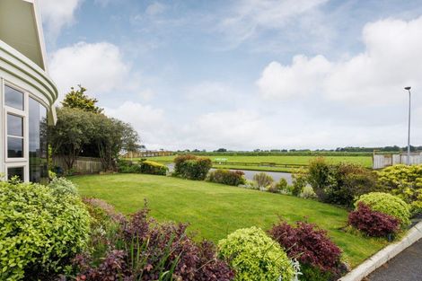 Photo of property in 27 Leander Place, Milson, Palmerston North, 4414