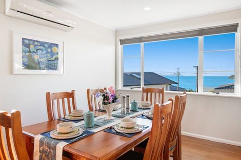Photo of property in 8a Melandra Road, Stanmore Bay, Whangaparaoa, 0932