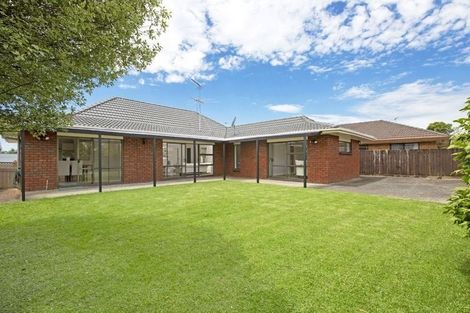 Photo of property in 8 Loloma Drive, Half Moon Bay, Auckland, 2012