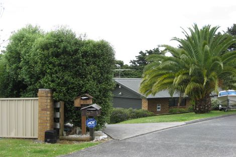 Photo of property in 28 The Glade South, Pukekohe, 2120