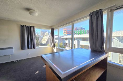 Photo of property in Churchill Flats, 213 The Terrace, Wellington Central, Wellington, 6011
