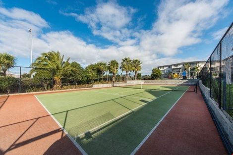 Photo of property in 2/25 Opito Way, East Tamaki, Auckland, 2013