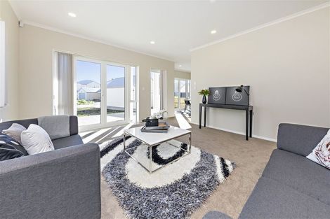 Photo of property in 14 Warbler Crescent, Papakura, 2110