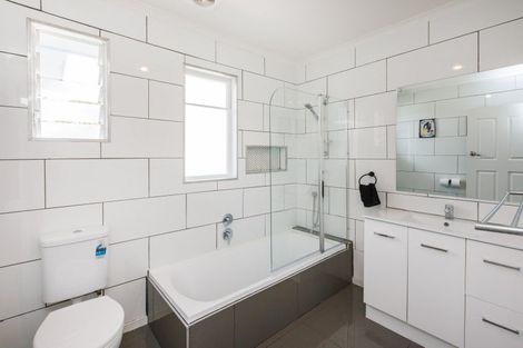 Photo of property in 958 Tremaine Avenue, Roslyn, Palmerston North, 4414