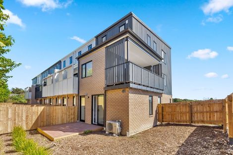 Photo of property in 9 Rosedale Road, Pinehill, Auckland, 0632