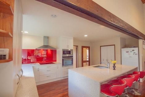 Photo of property in 117 Churton Drive, Churton Park, Wellington, 6037