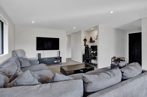 Photo of property in 191 Turuturu Road, Hawera, 4674