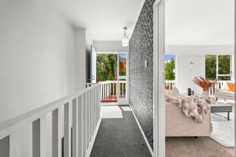 Photo of property in 13 Booralee Avenue, Botany Downs, Auckland, 2010
