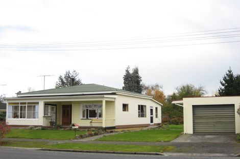 Photo of property in 16 Queen Street, Milton, 9220