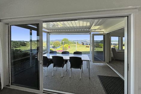 Photo of property in 5 Pukenamu Road, Rainbow Point, Taupo, 3330