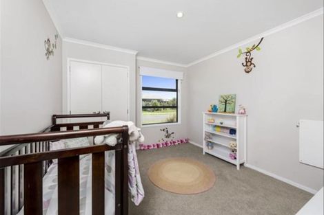 Photo of property in 8 Hebe Crescent, Papamoa Beach, Papamoa, 3118