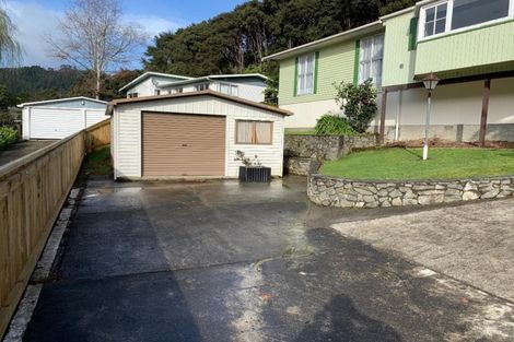 Photo of property in 30 Deller Grove, Silverstream, Upper Hutt, 5019