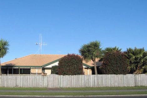 Photo of property in 74 Pacific View Road, Papamoa Beach, Papamoa, 3118