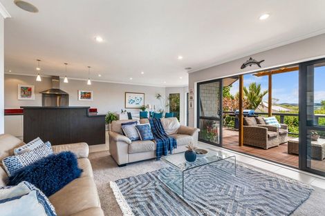 Photo of property in 10 Anchorite Way, Red Beach, 0932