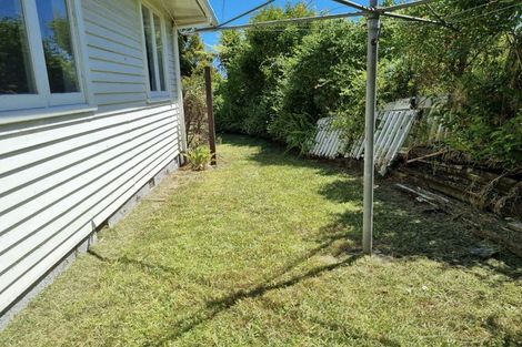 Photo of property in 143 Edmonton Road, Te Atatu South, Auckland, 0610