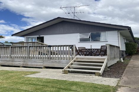 Photo of property in 42 Claverdon Drive, Massey, Auckland, 0614